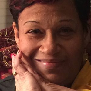 Meet your Posher, Gloria